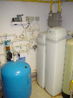Фотография системы водоподготовки и очистки воды в загородном доме